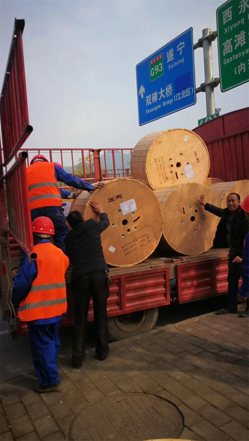 ���̰���