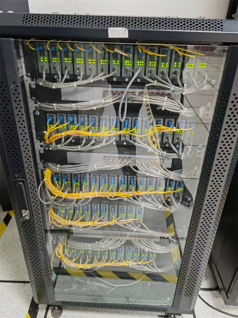 ���̰���