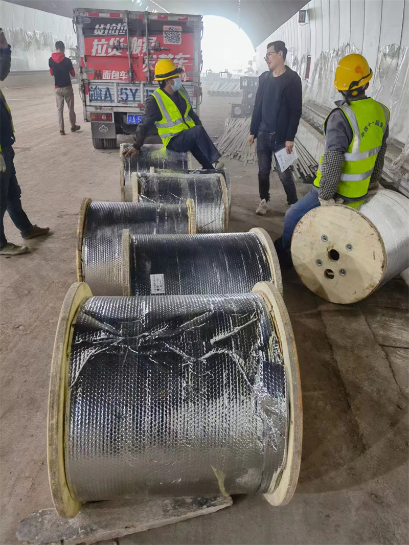 ���̰���