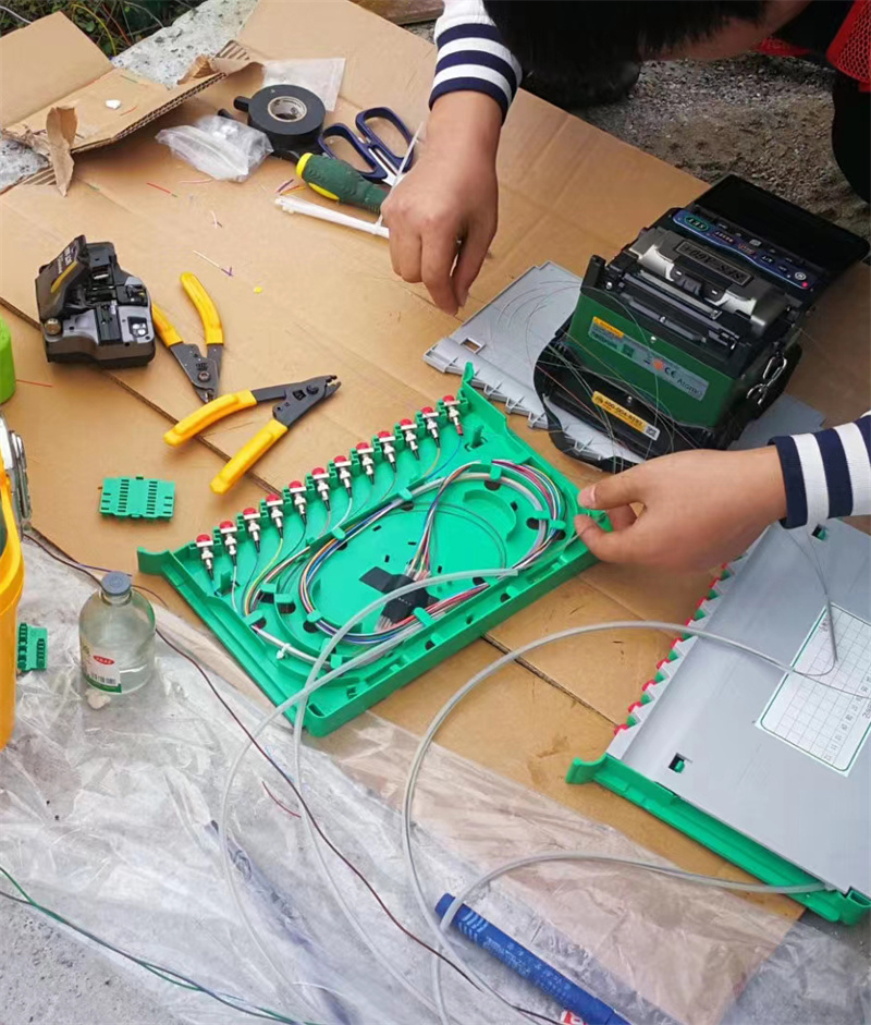 ���̰���